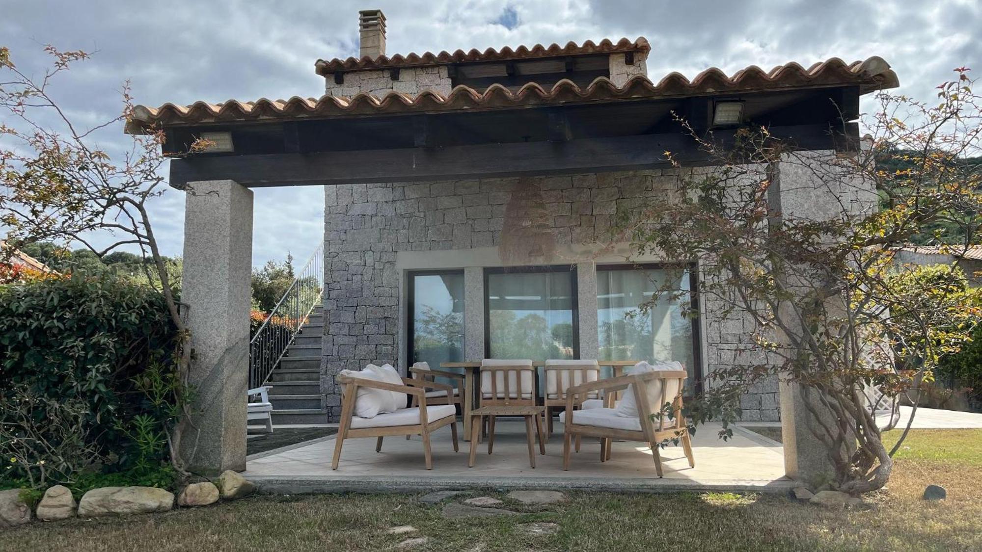 Villa Bouganville Cala Sinzias 卡斯蒂亚达斯 外观 照片