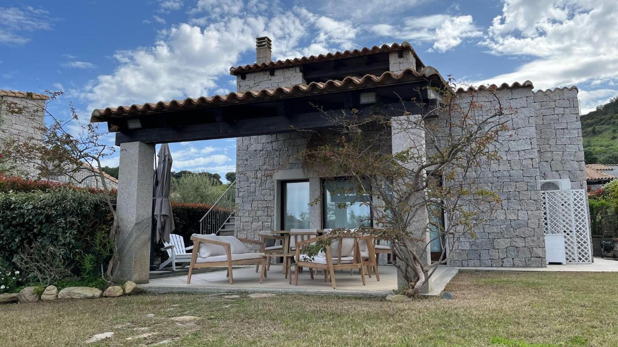 Villa Bouganville Cala Sinzias 卡斯蒂亚达斯 外观 照片