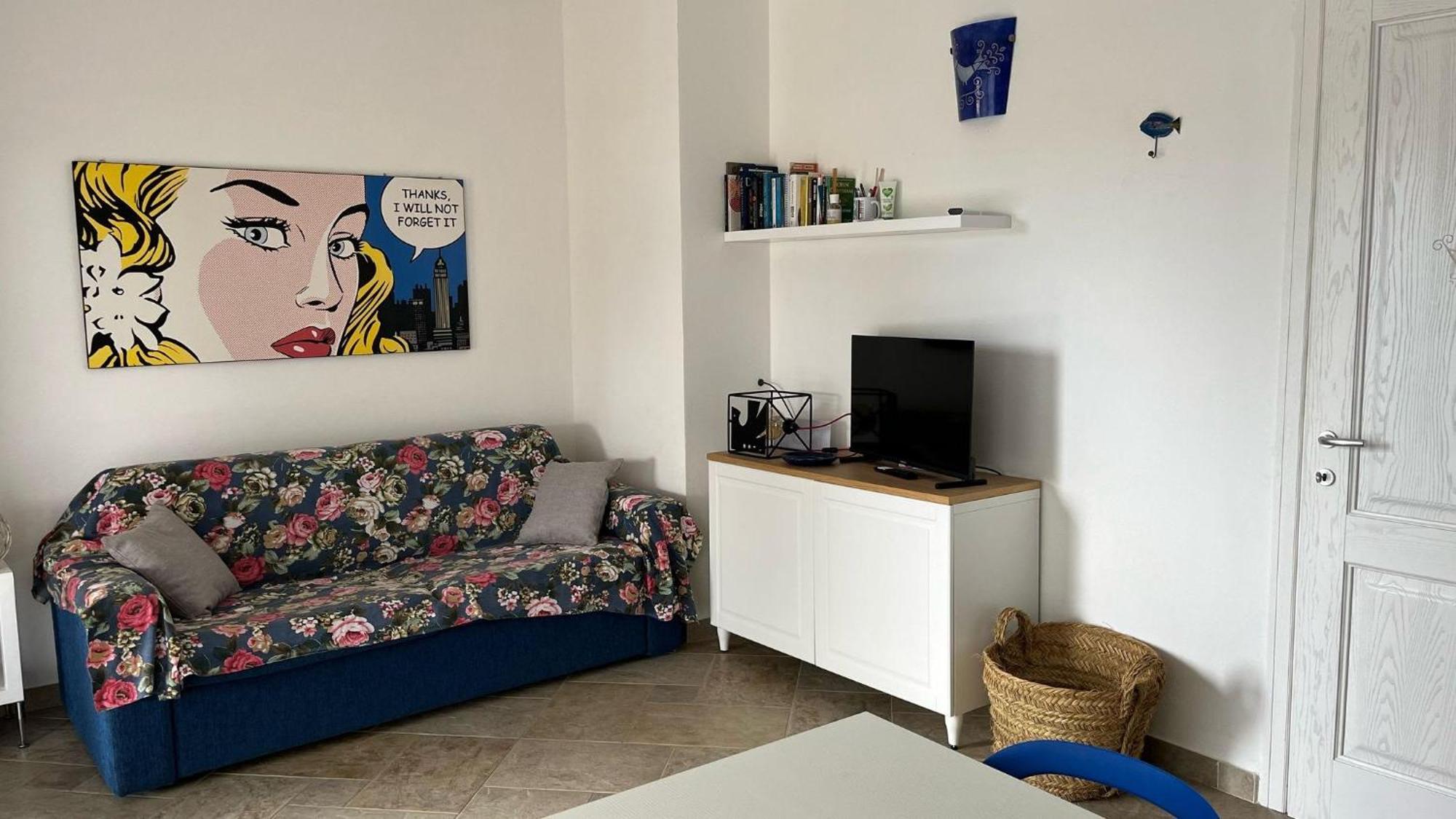 Villa Bouganville Cala Sinzias 卡斯蒂亚达斯 外观 照片